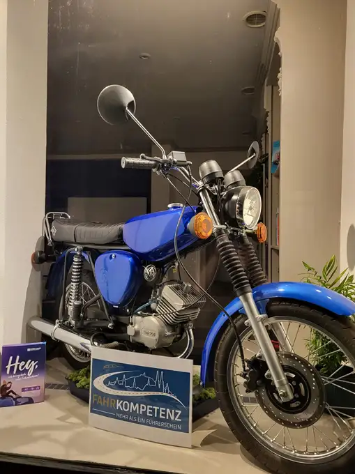 Home 21 Fahrschule_Schaufenster